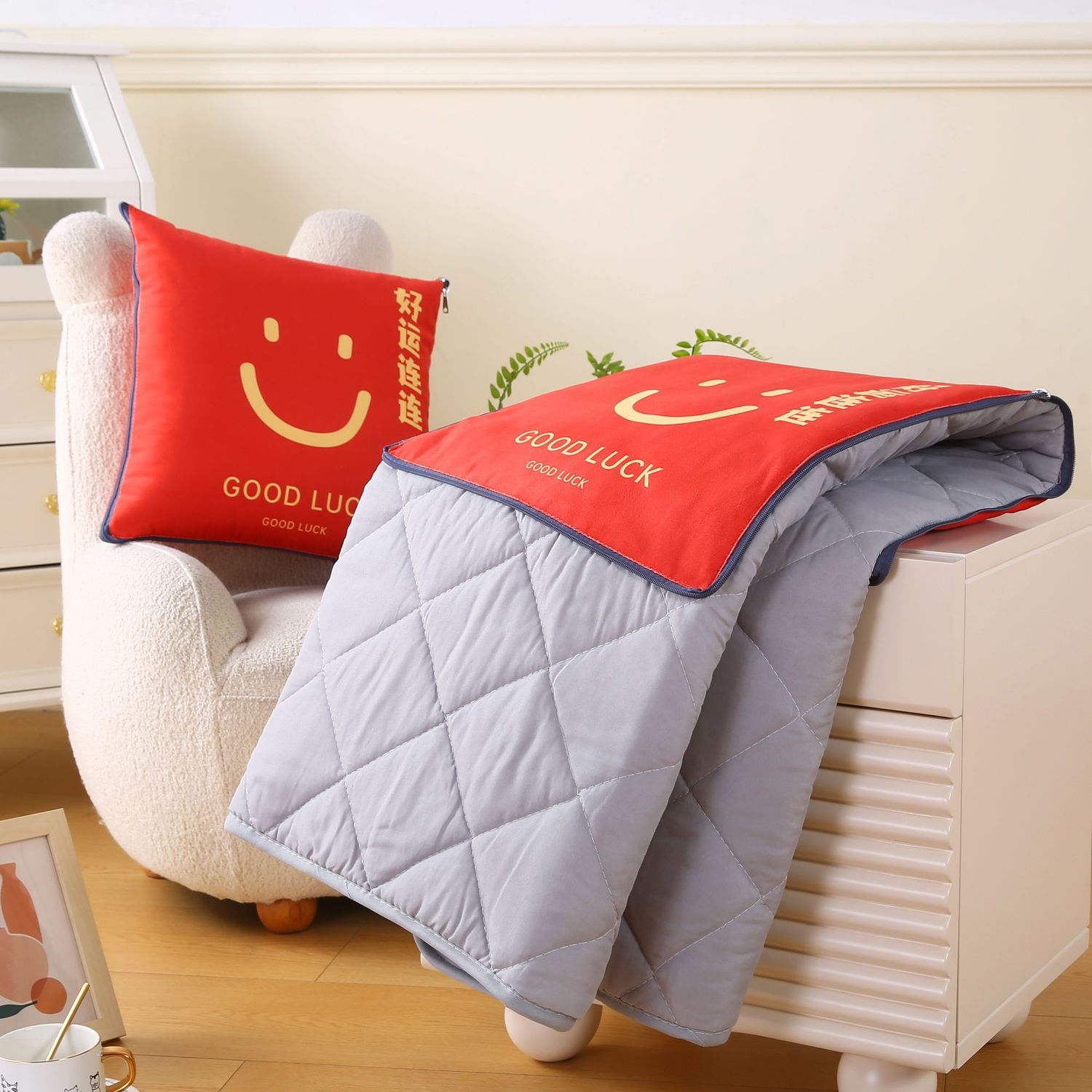 Miękka, szara, welurowa podusz – Throw Pillow recenzja i cena